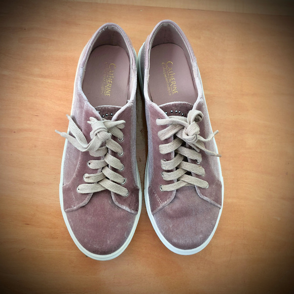 Catherine Malandrino NWT Mauve Velvet Platform Sneakers 8M - Picture 5 of 8